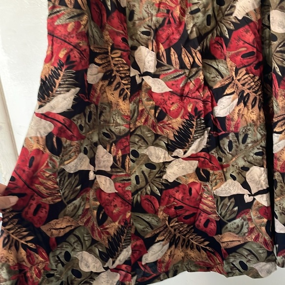 Alfred Dunner Tropical Leaf Print Shirt and Skirt Set - Picture 3 of 7